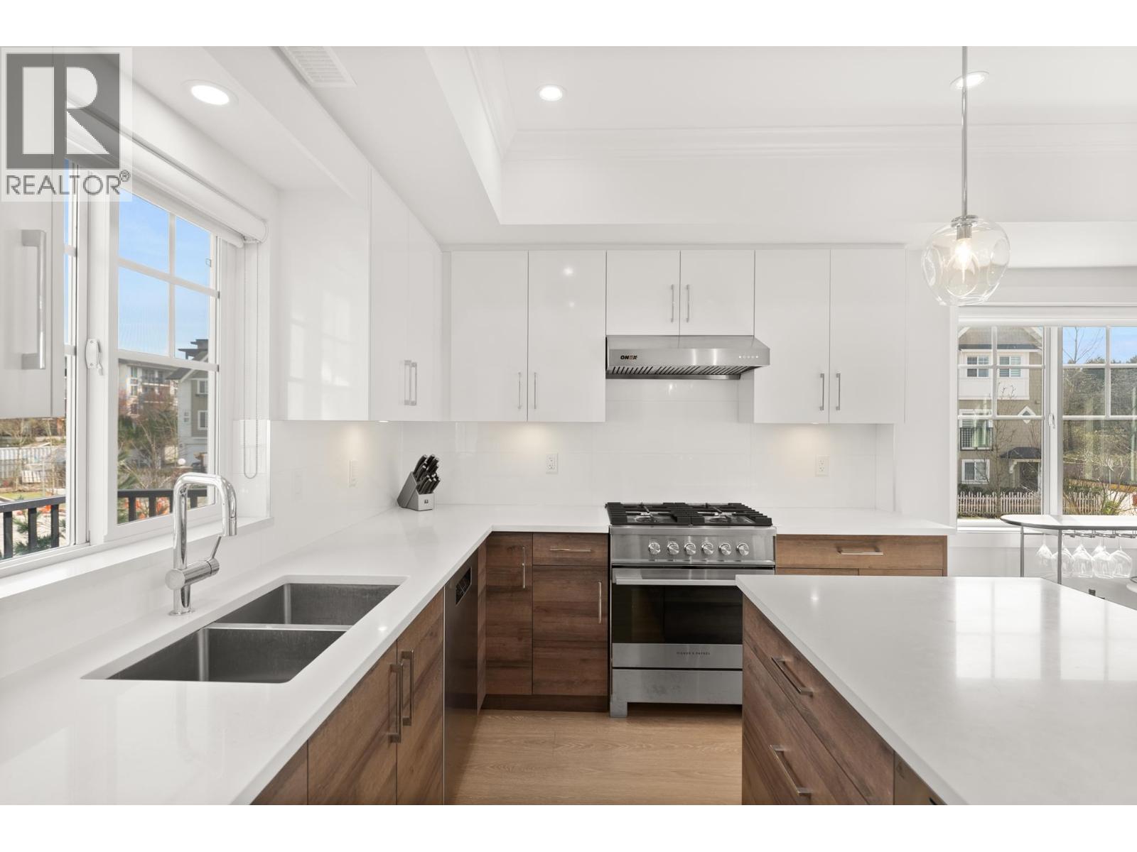 #32-9211 MCKIM Way, Richmond