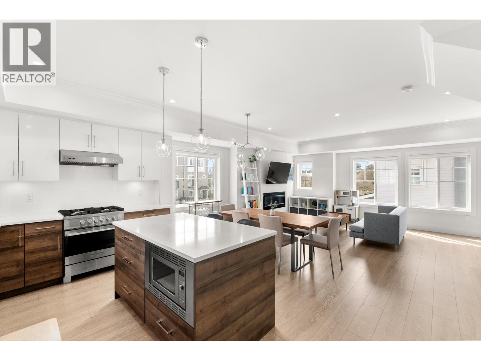 #32-9211 MCKIM Way, Richmond