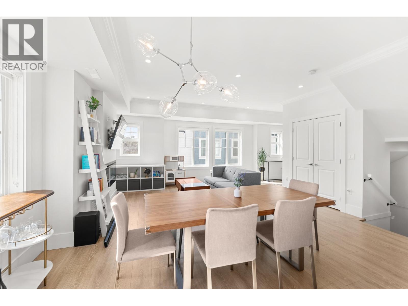 #32-9211 MCKIM Way, Richmond