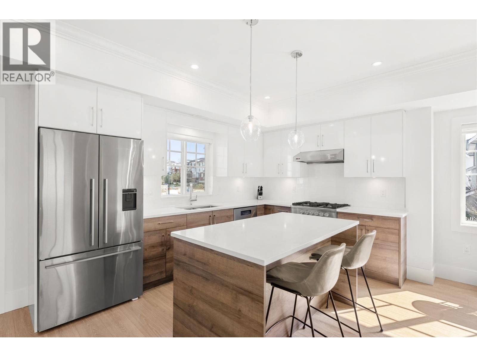 #32-9211 MCKIM Way, Richmond