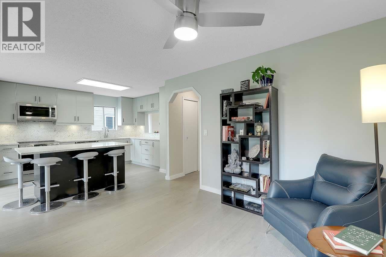 208 1140 CASTLE CRESCENT, Port Coquitlam