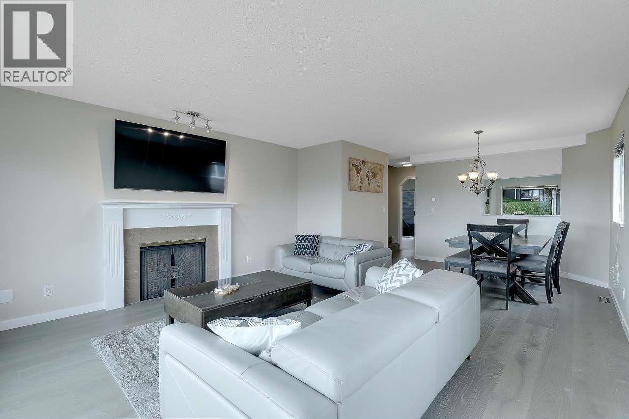 208 1140 CASTLE CRESCENT, Port Coquitlam