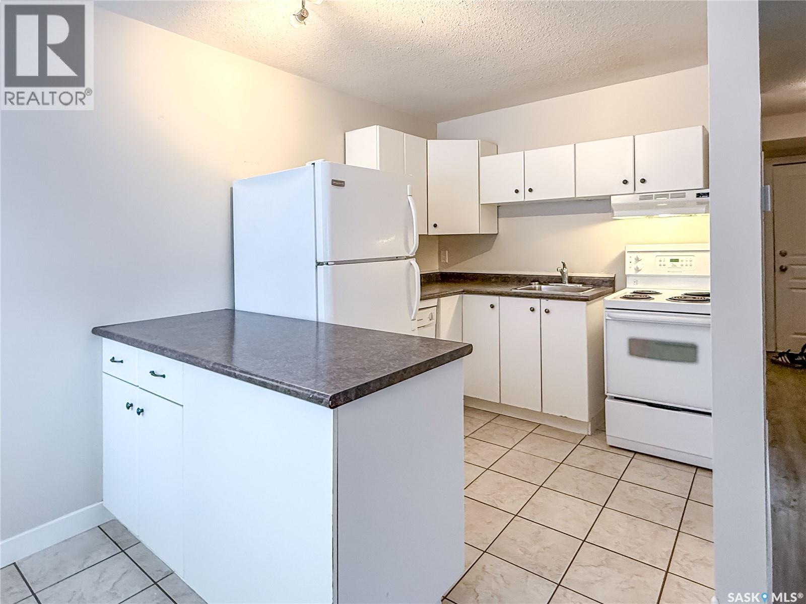 #5 2157 RAE STREET - 15