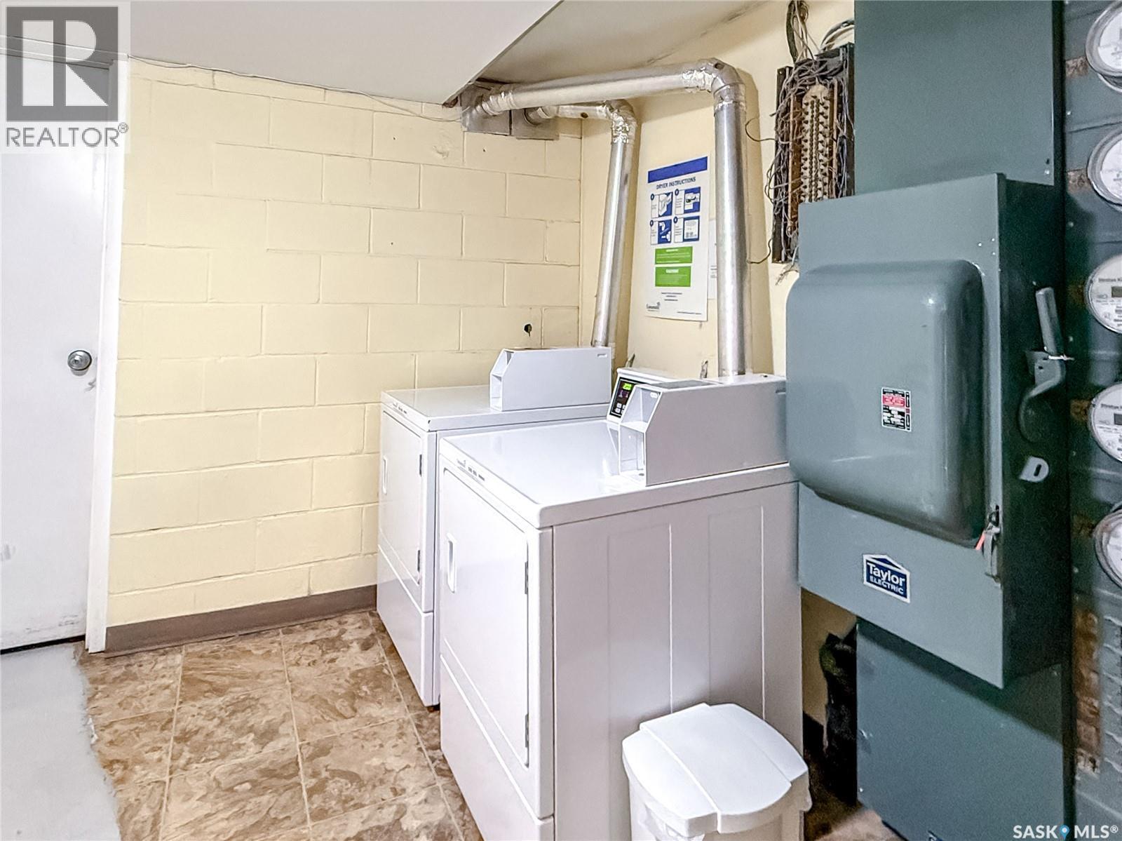 #5 2157 RAE STREET - 18