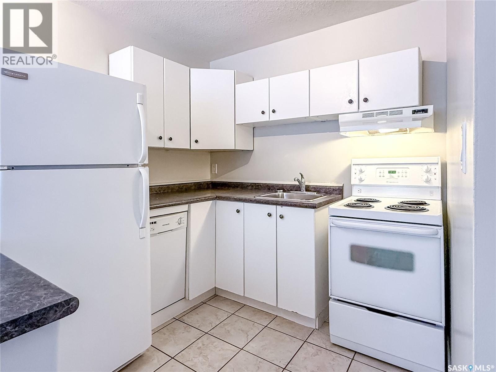 #5 2157 RAE STREET - 13