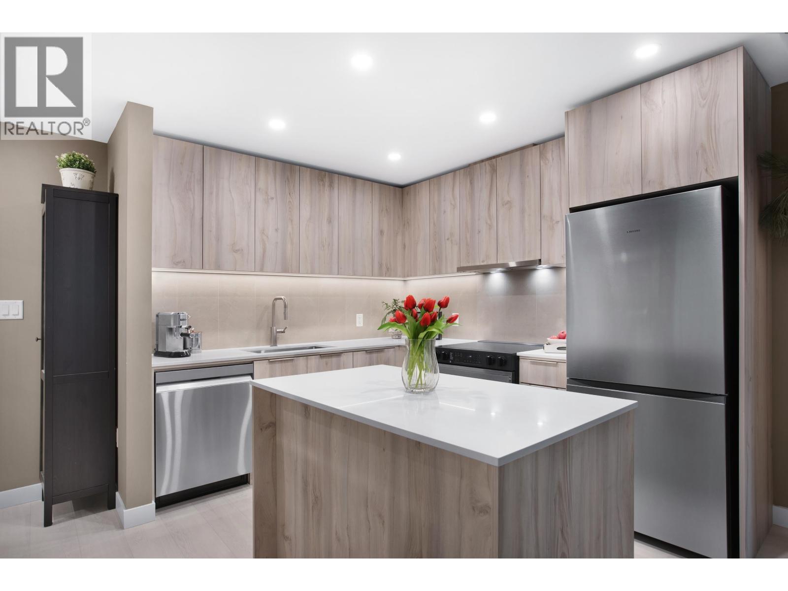 312 3596 MALSUM DRIVE, North Vancouver