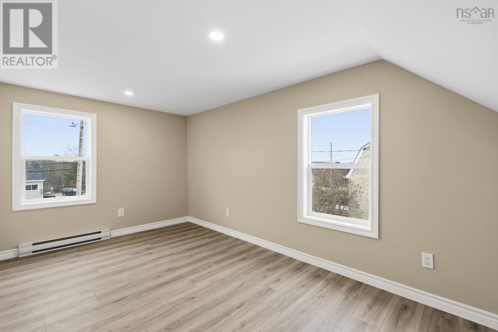 Property 2 of 26 of 33 Riverview Road