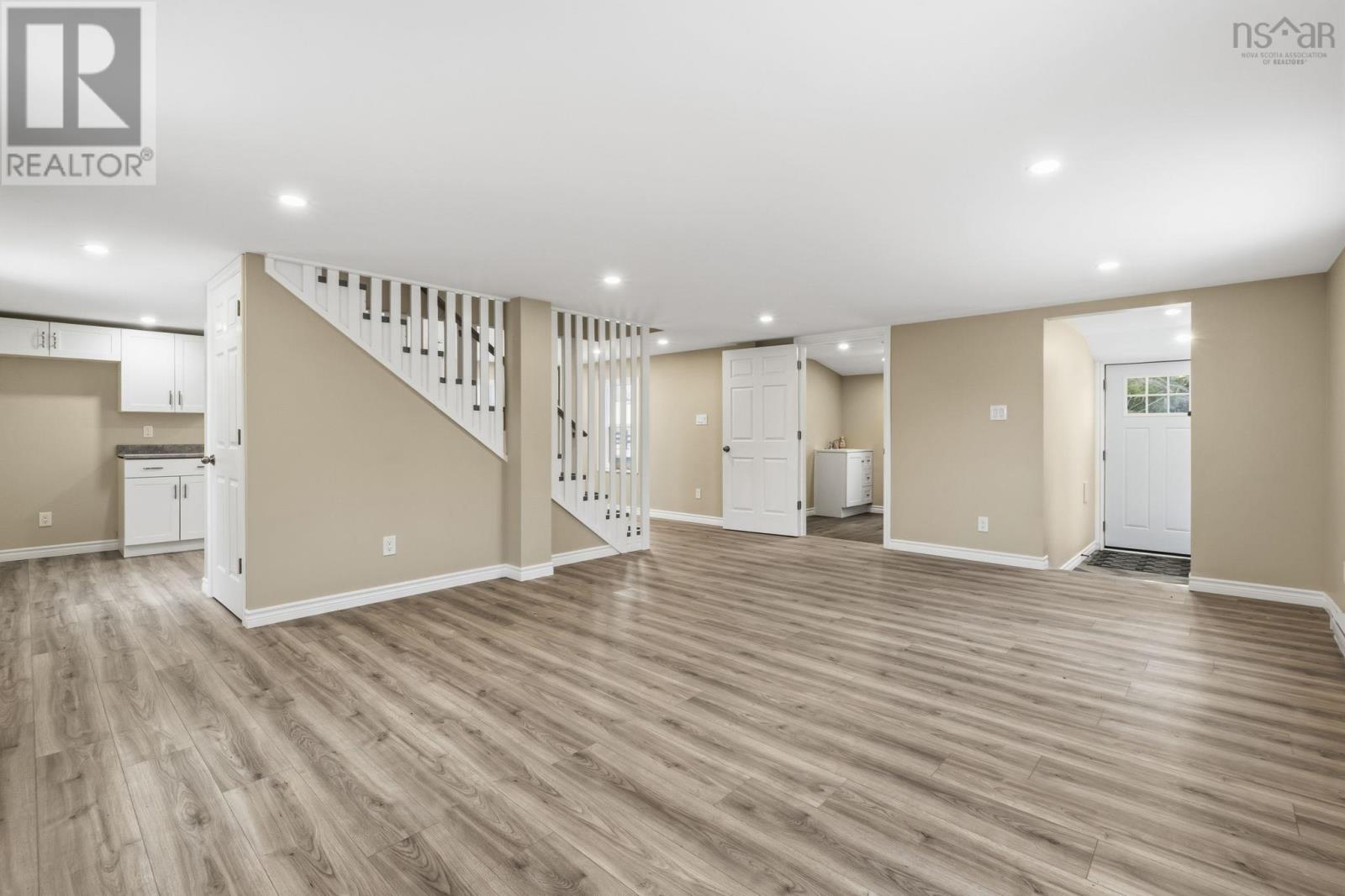 Property 18 of 26 of 33 Riverview Road