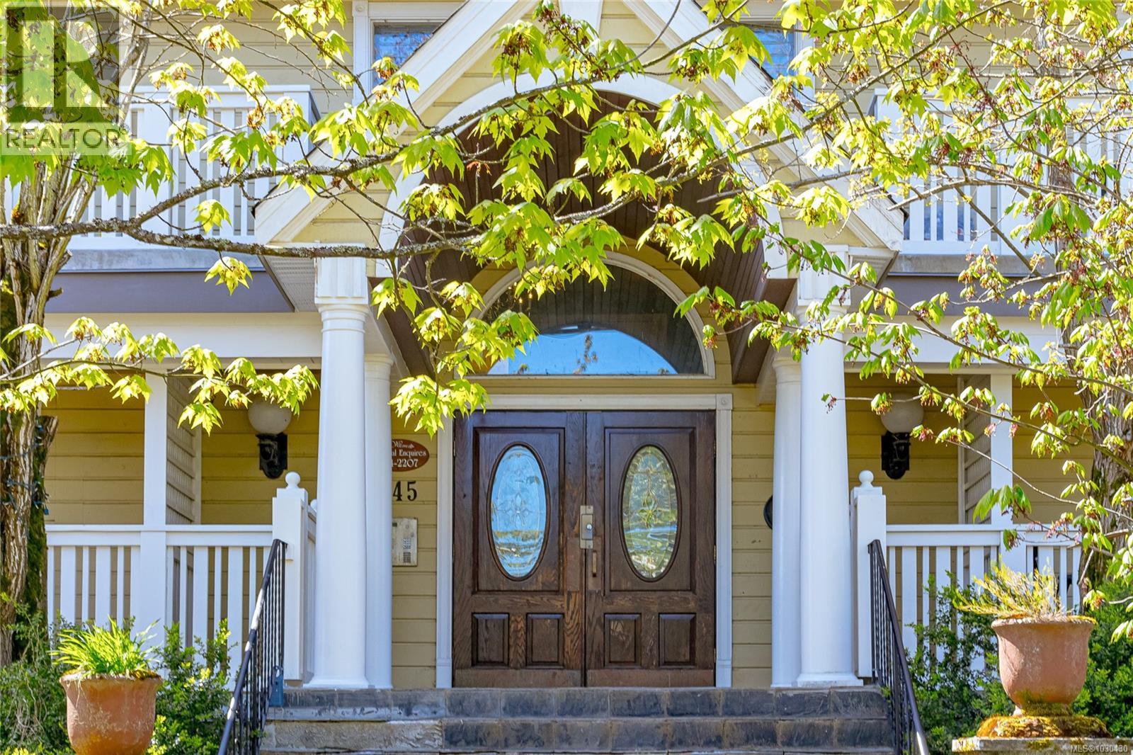 #402 645 SELBY ST - Image 2