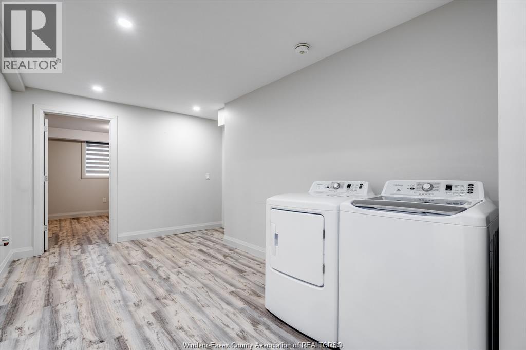 241 ROBINSON AVENUE - 30