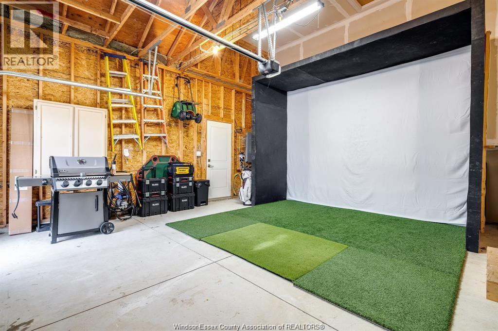 241 ROBINSON AVENUE - 37