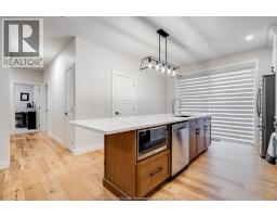 4pc Ensuite bath - 241 Robinson Avenue, Essex, ON N8M0A8 Photo 10