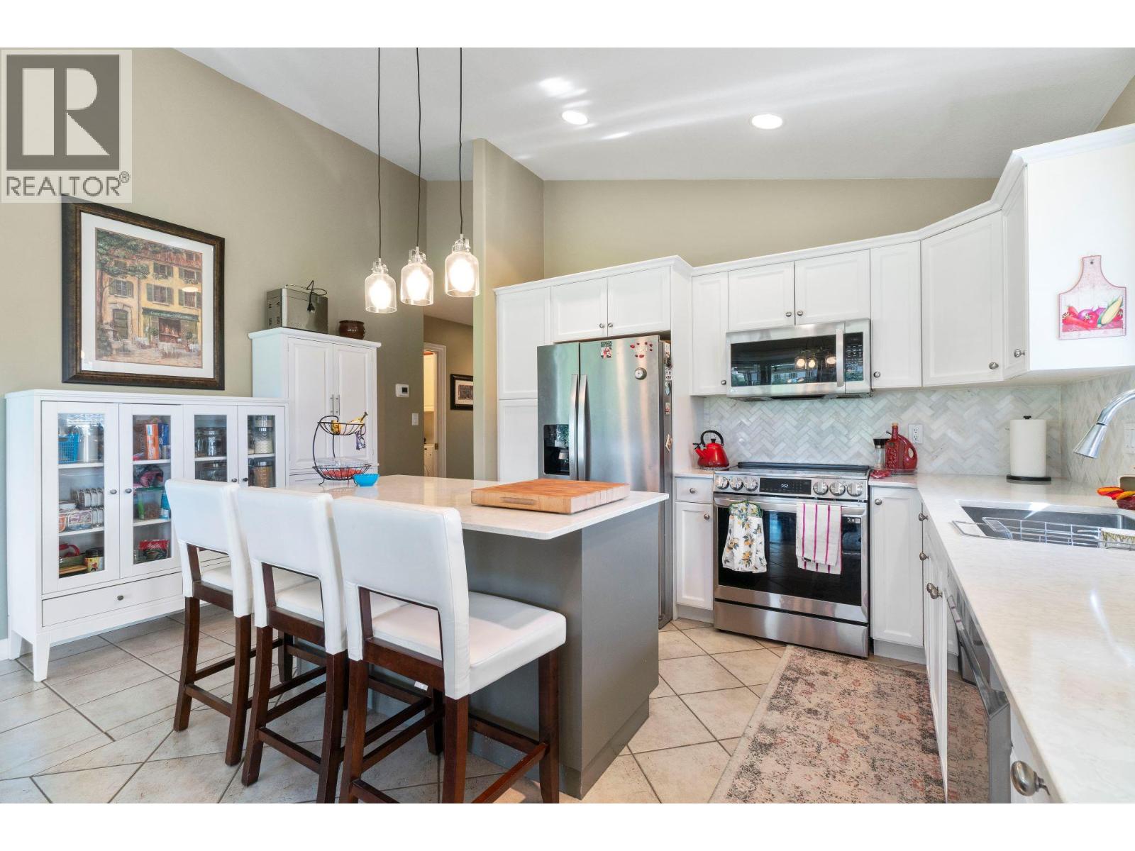 #11 2550 GOLF COURSE DRIVE - 15