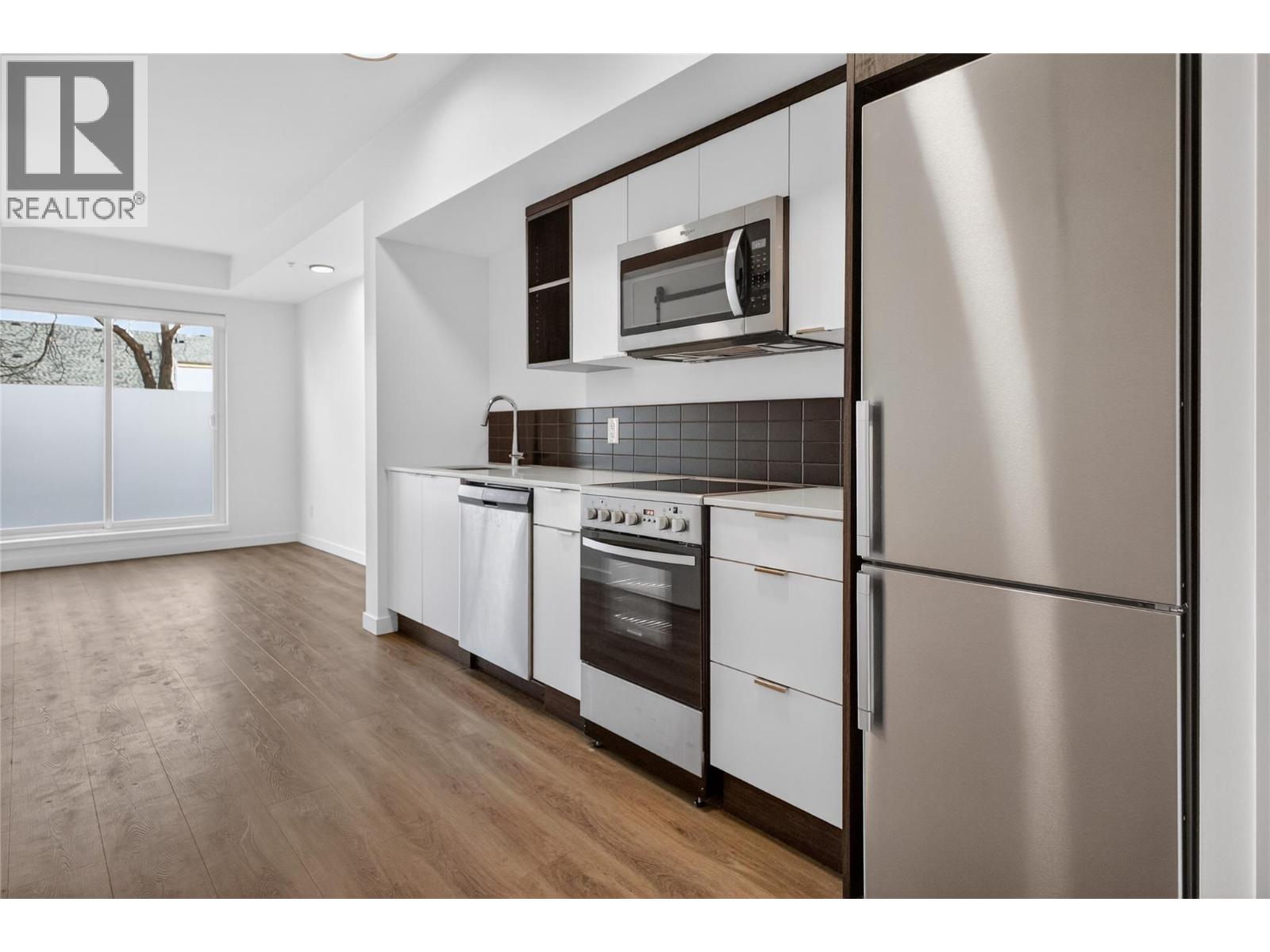 #101 615 Rutland Road N - 16
