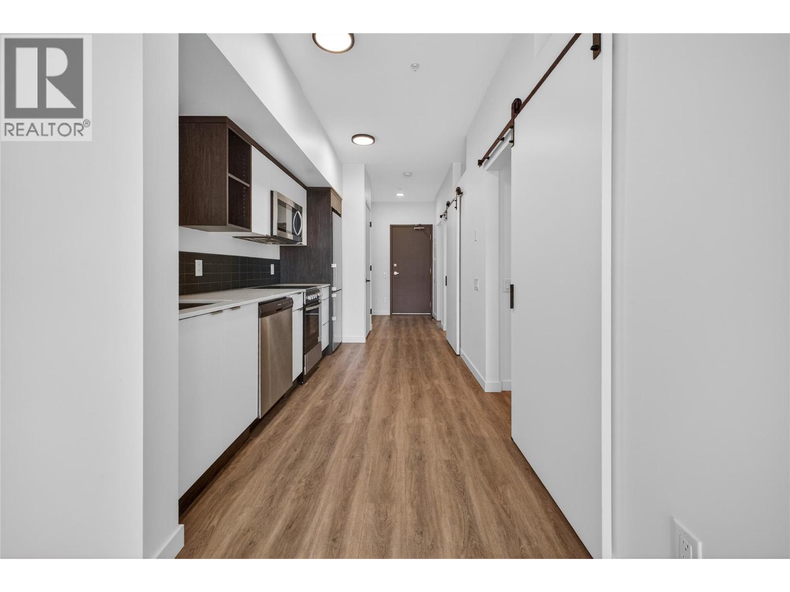 #101 615 Rutland Road N - 19