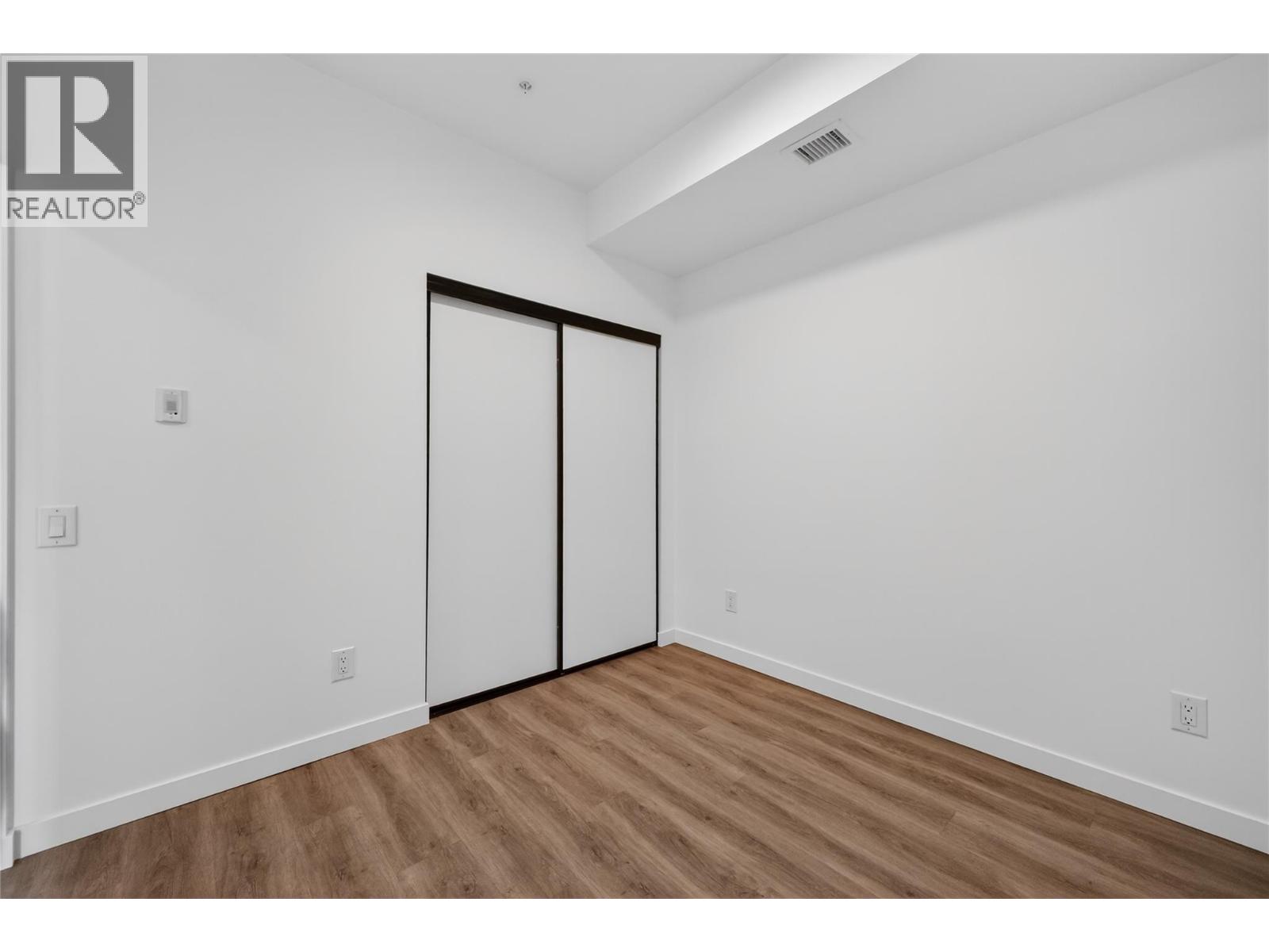#101 615 Rutland Road N - 21