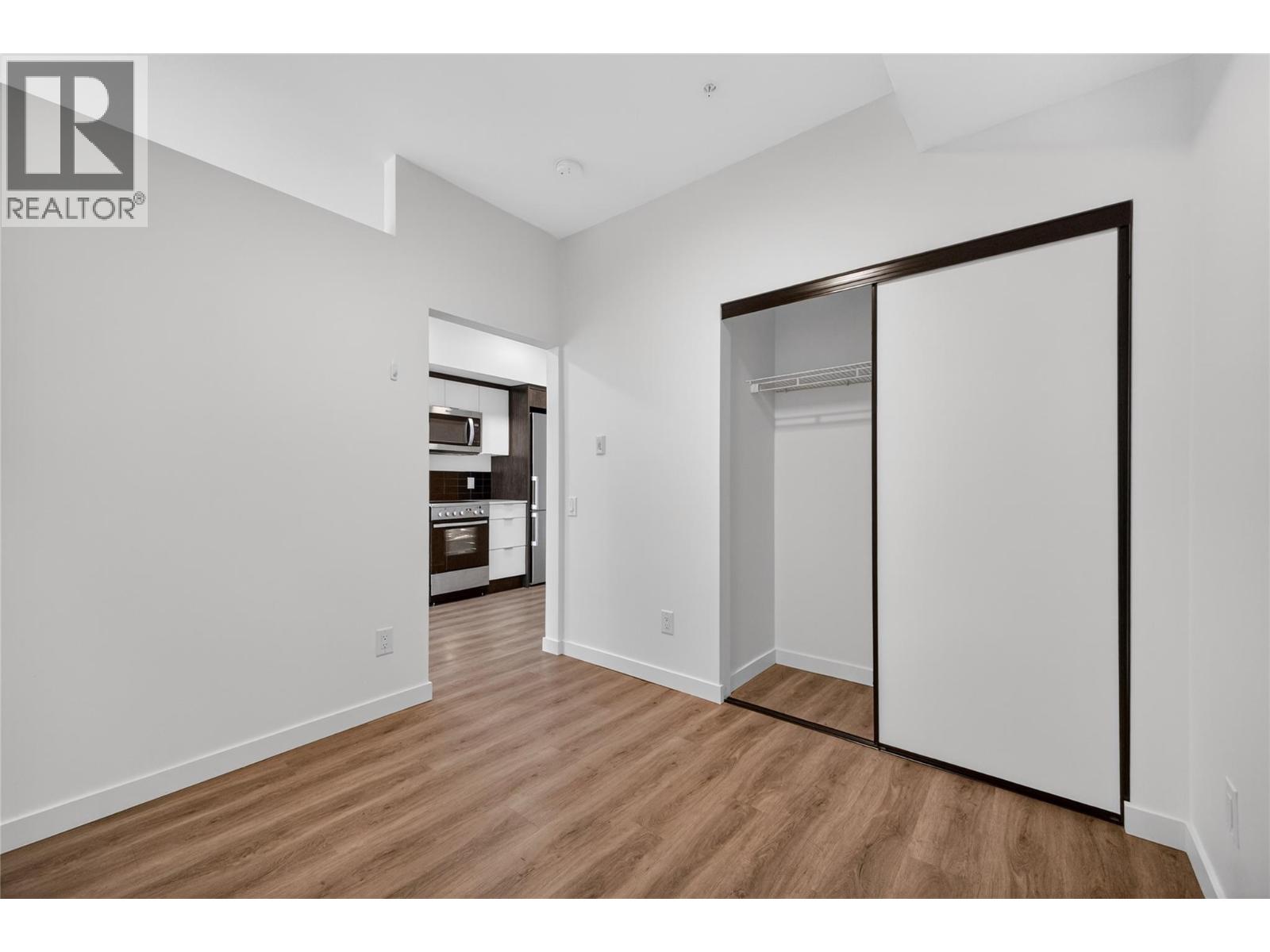 #101 615 Rutland Road N - 23