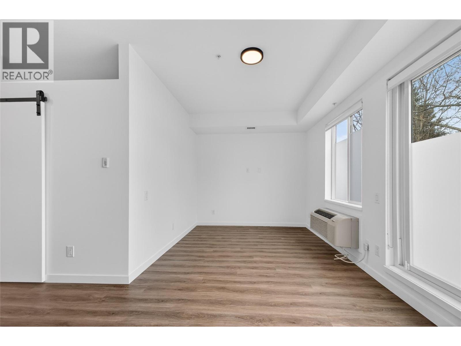 #101 615 Rutland Road N - 26