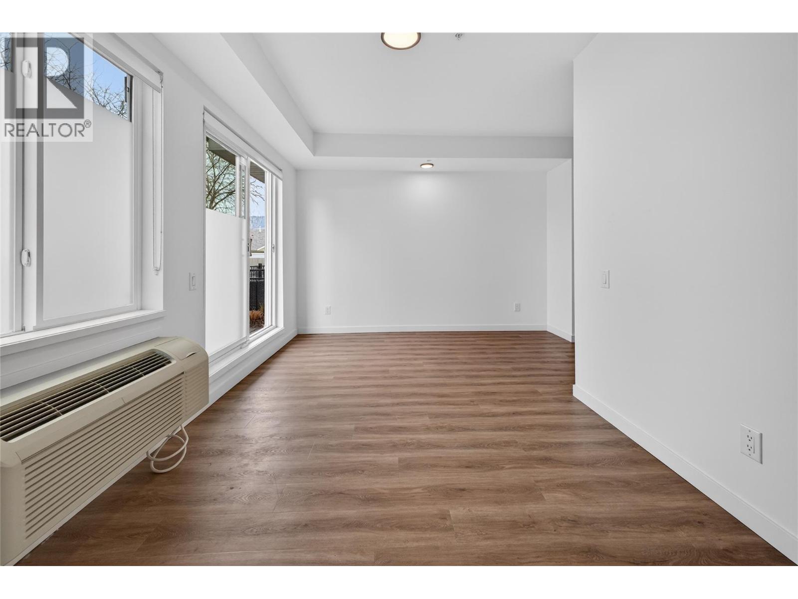 #101 615 Rutland Road N - 31