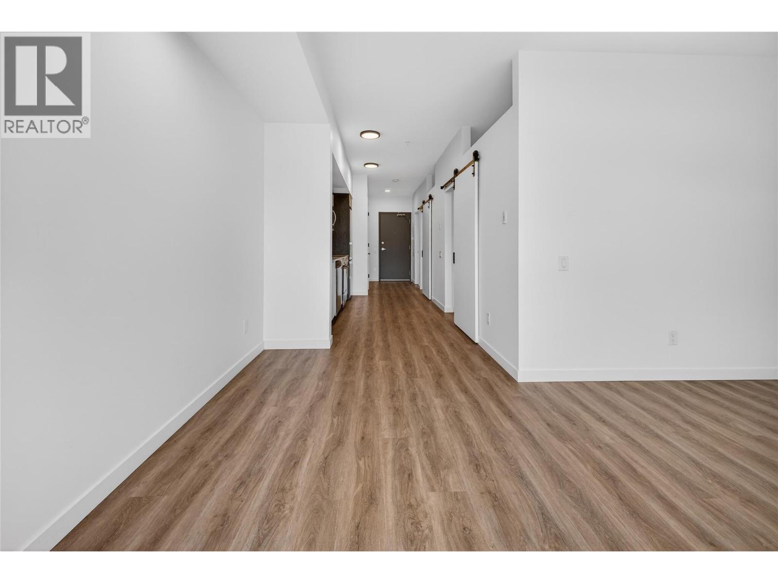 #101 615 Rutland Road N - 33