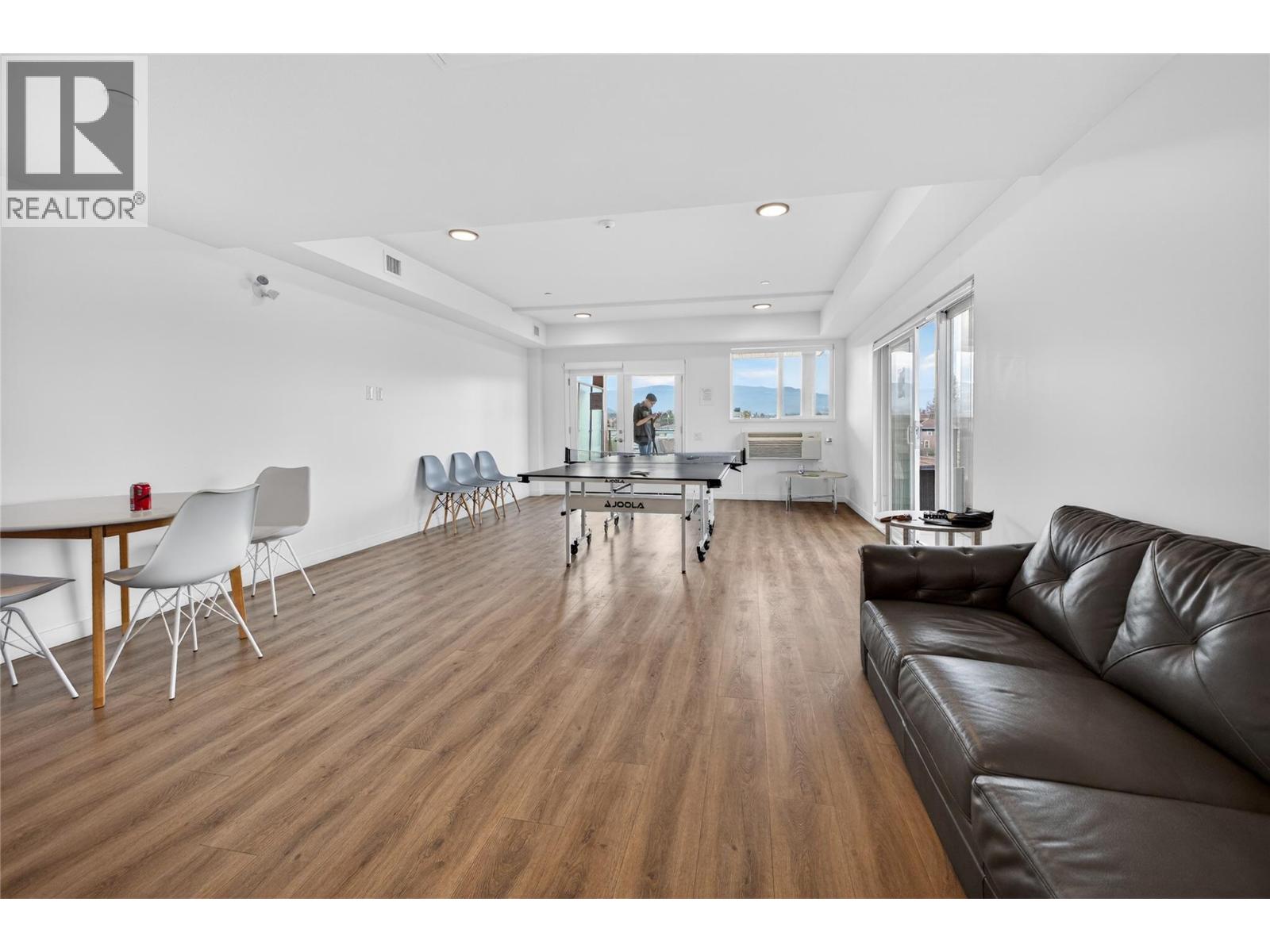 #101 615 Rutland Road N - 38