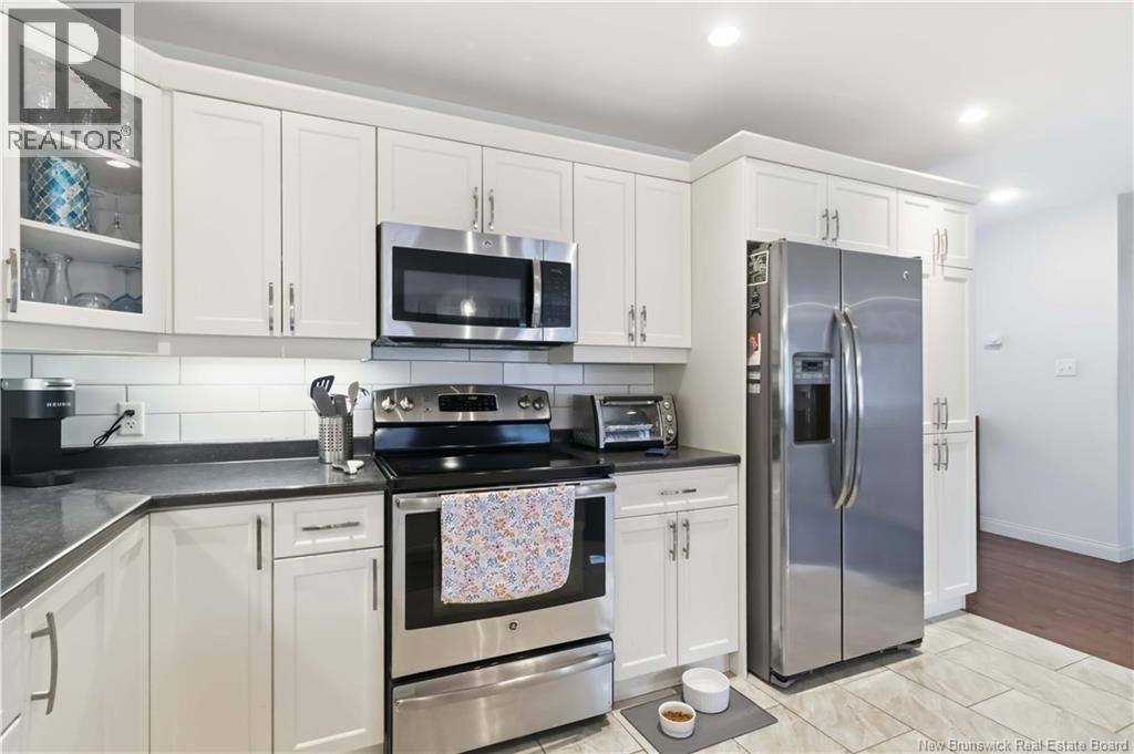 80 ASHLEY CRESCENT - 17