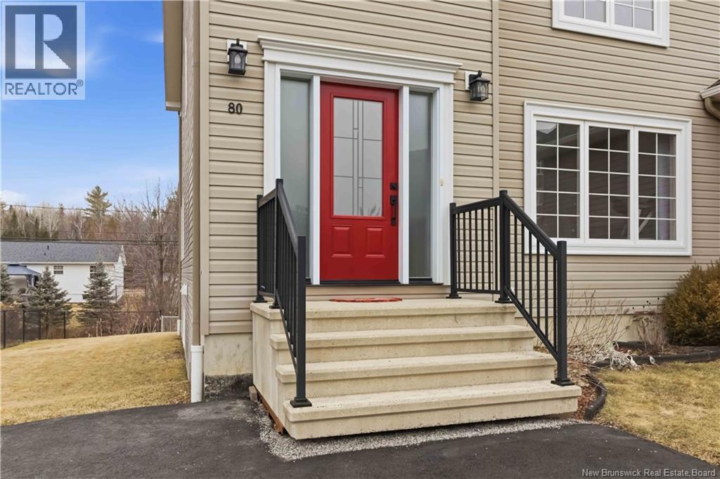 80 ASHLEY CRESCENT - 4