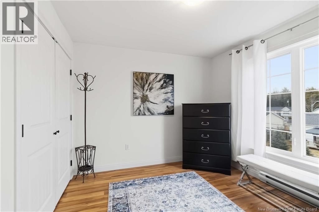 80 ASHLEY CRESCENT - 34