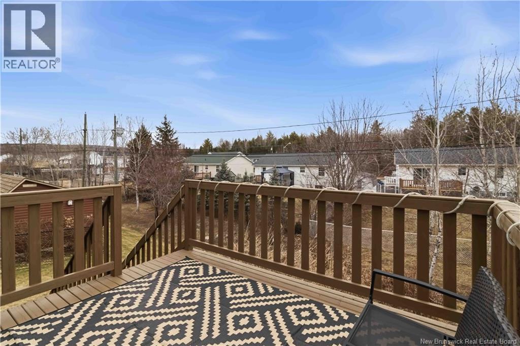 80 ASHLEY CRESCENT - 37