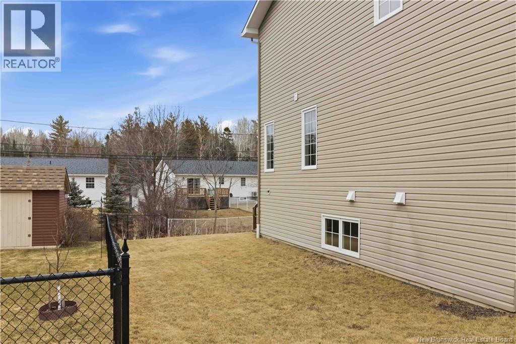 80 ASHLEY CRESCENT - 39