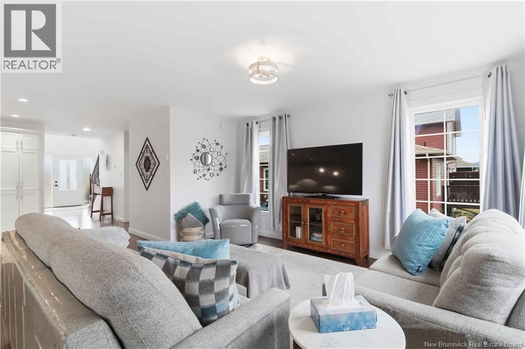 80 ASHLEY CRESCENT - 14