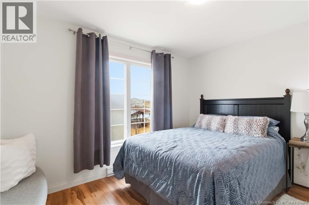 80 ASHLEY CRESCENT - 32