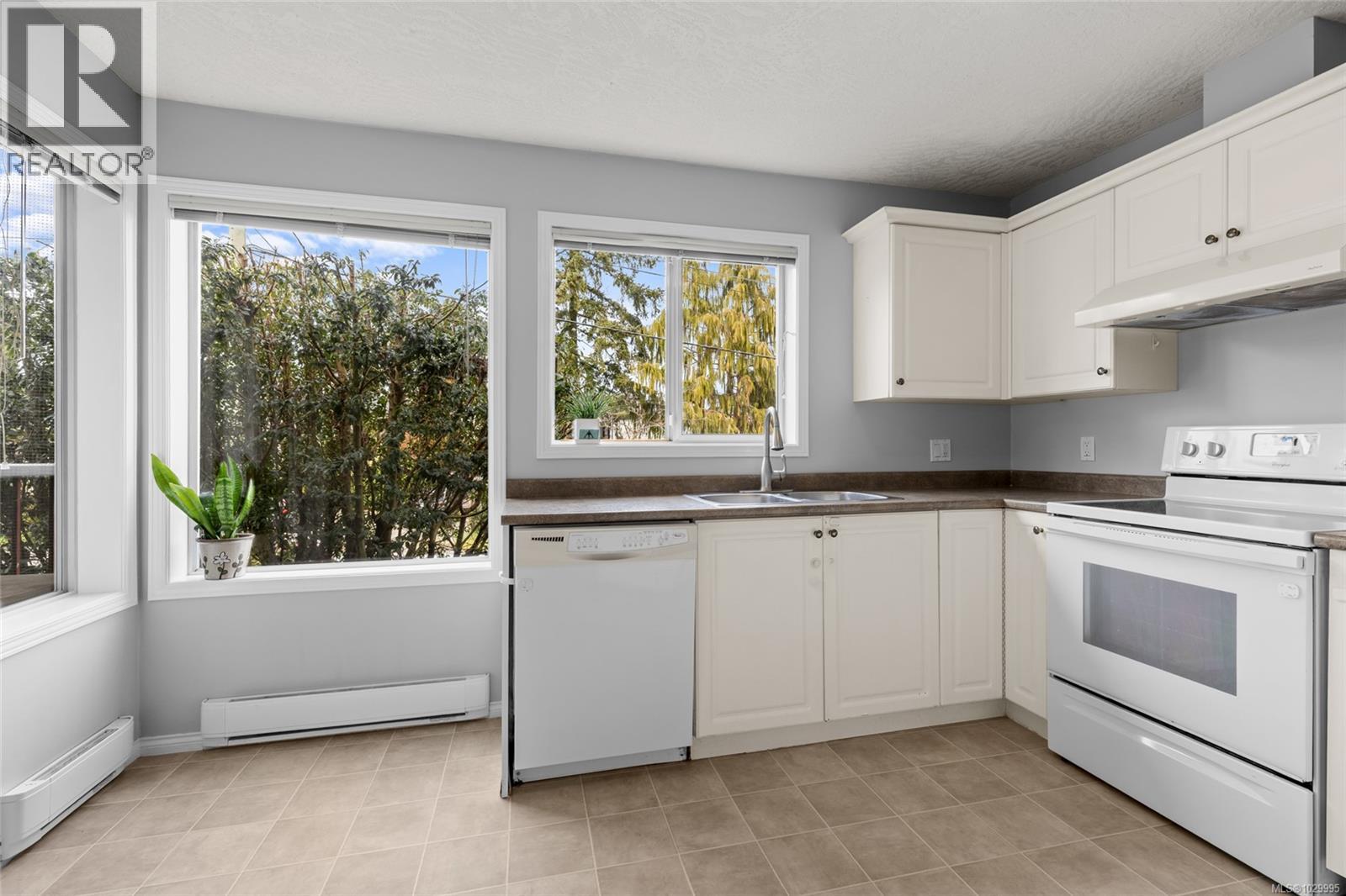 207 7865 Patterson Road, Central Saanich
