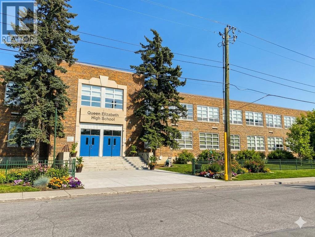 Single Family House for Sale in   Avenue NW West Hillhurst Calgary 