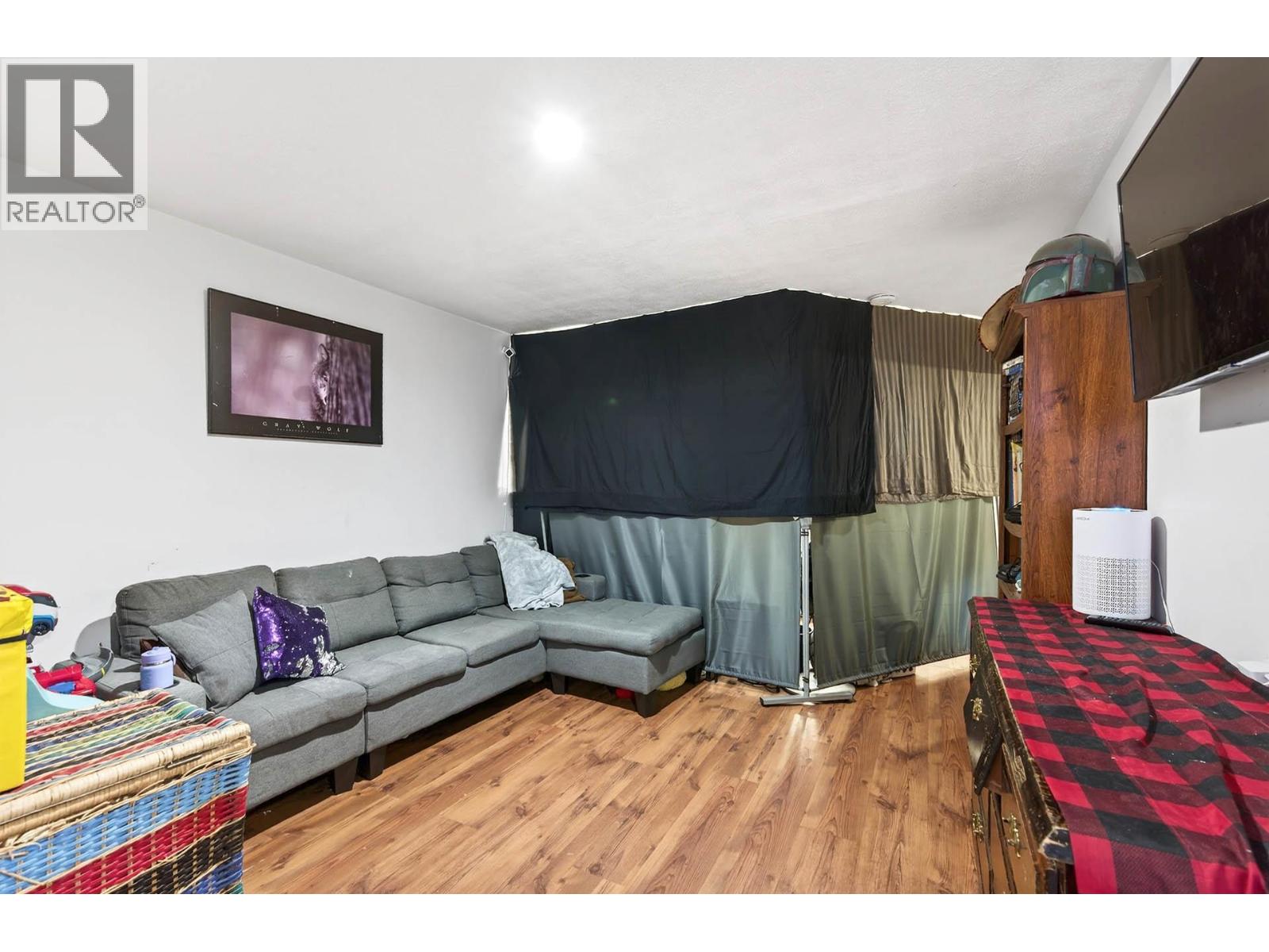 1050 SCOTT DRIVE - 29