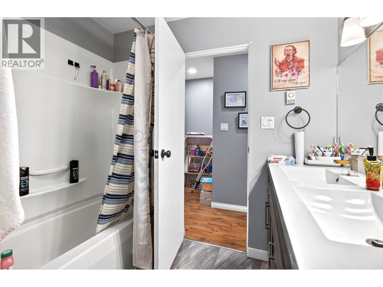 1050 SCOTT DRIVE - 18