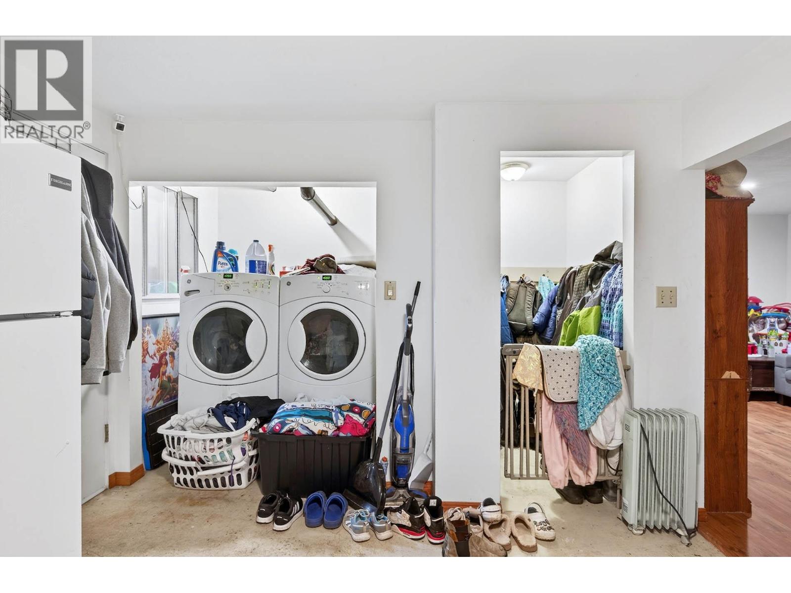 1050 SCOTT DRIVE - 27