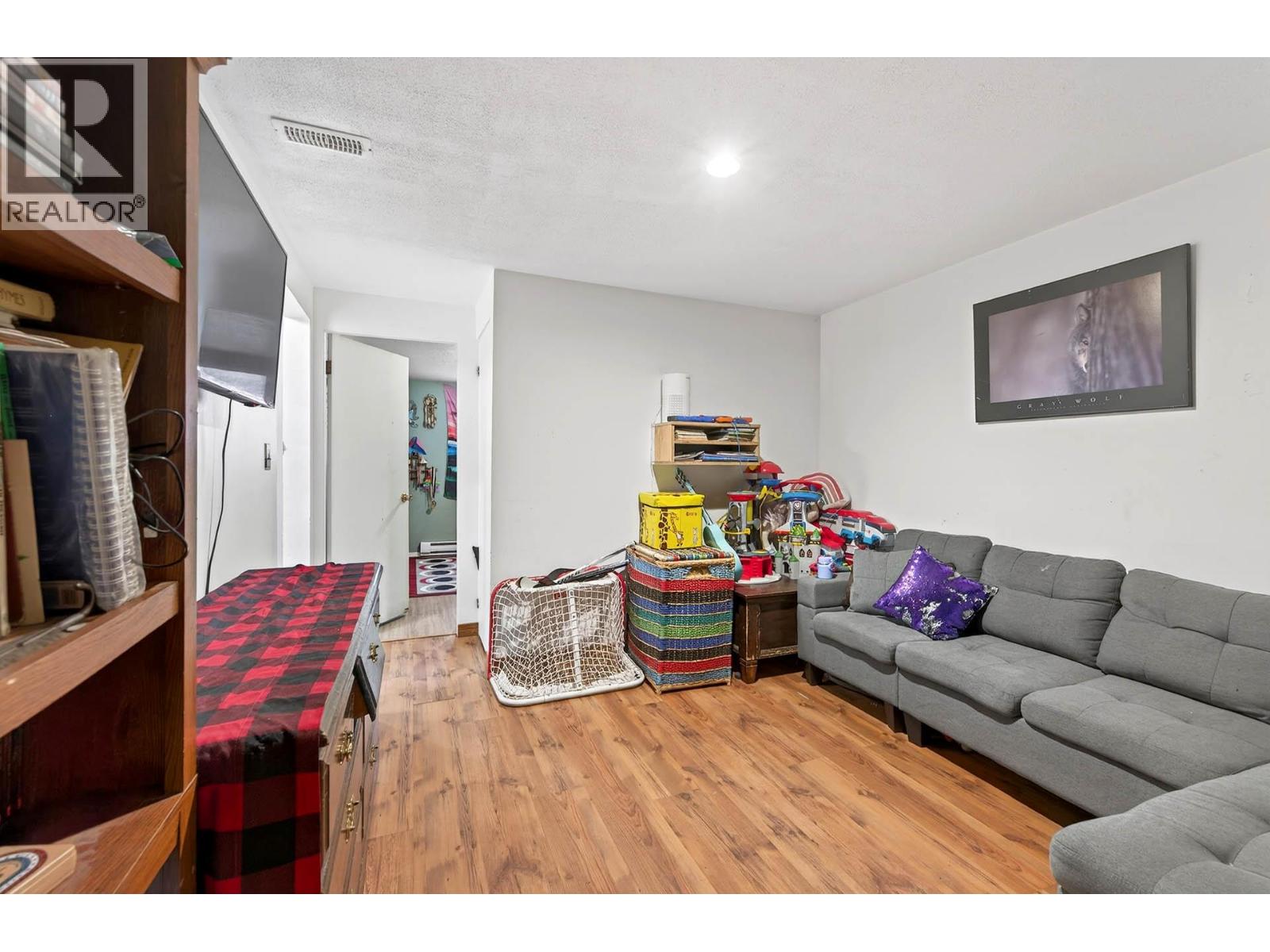 1050 SCOTT DRIVE - 28