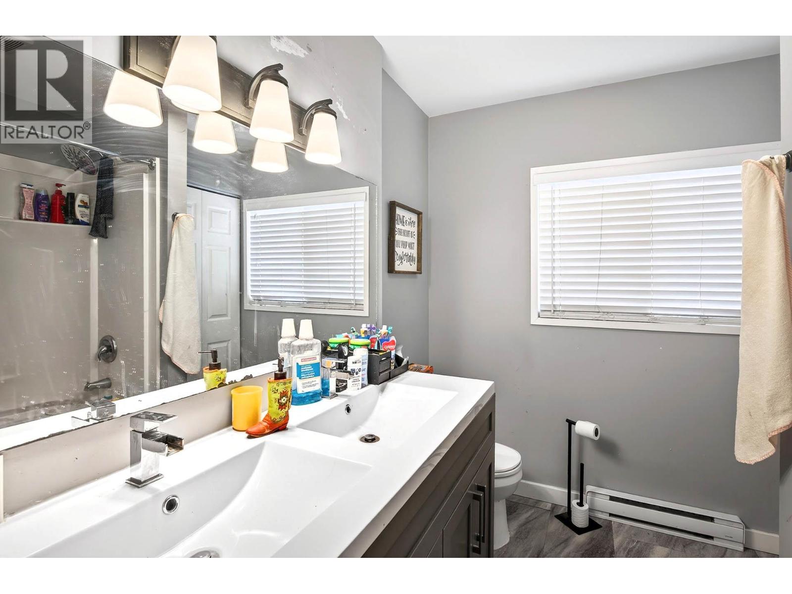 1050 SCOTT DRIVE - 17