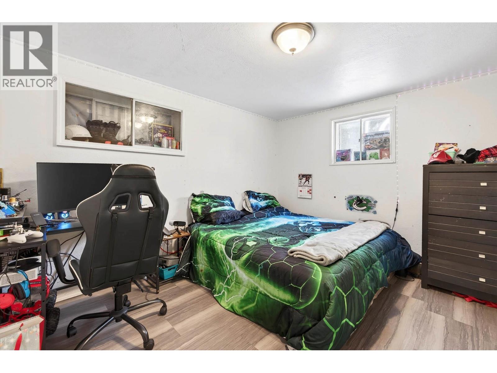 1050 SCOTT DRIVE - 22