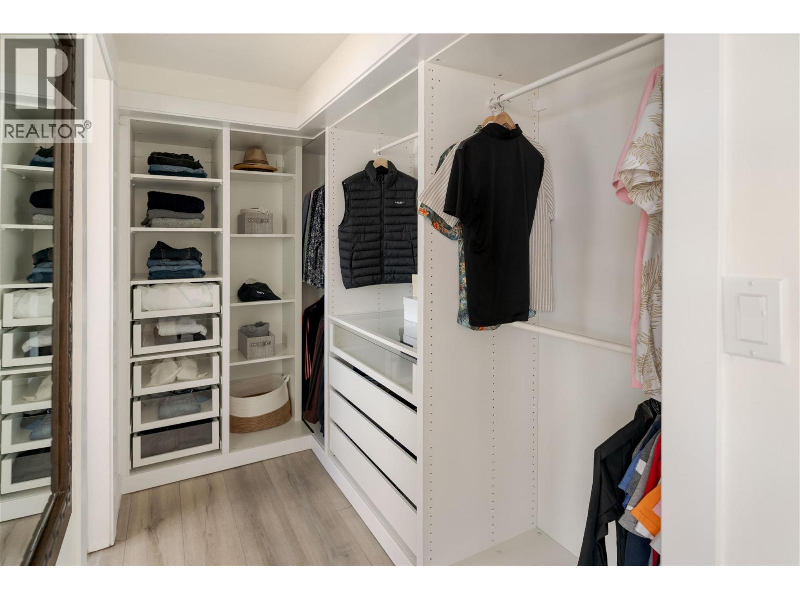 #801 1152 SUNSET DRIVE - 20