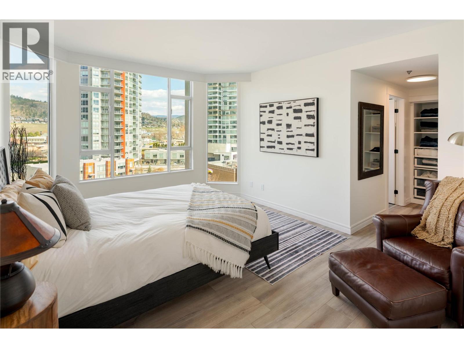 #801 1152 SUNSET DRIVE - 19