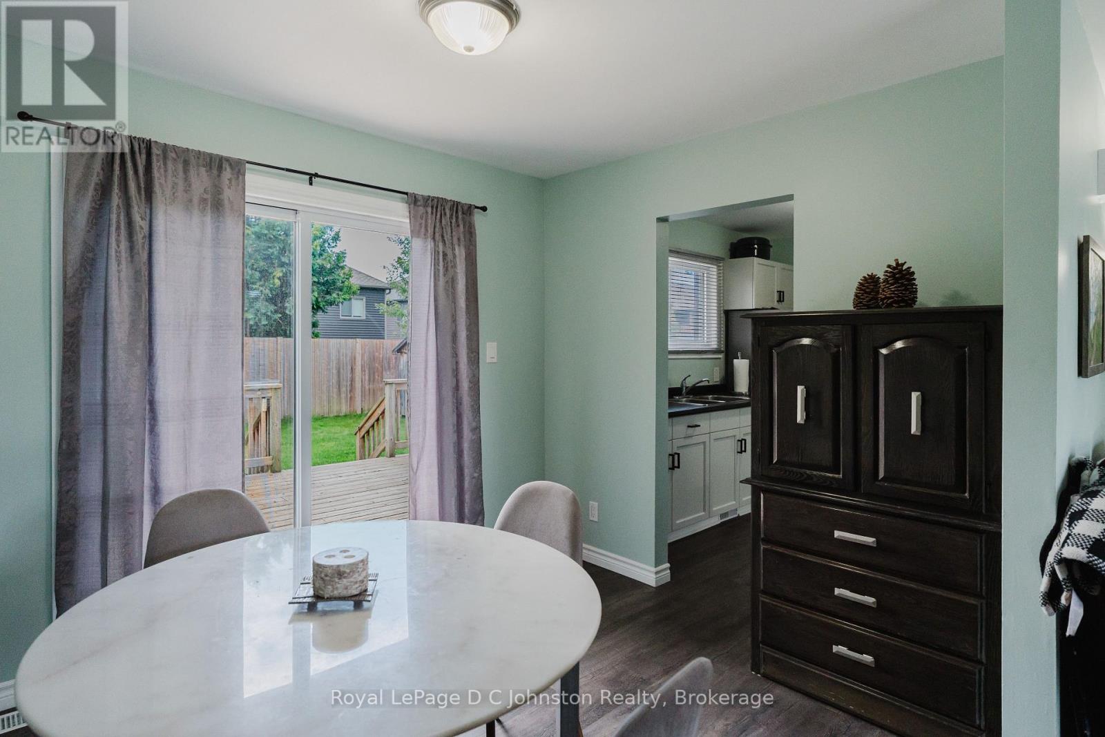 372 PROVINCIAL STREET - 14