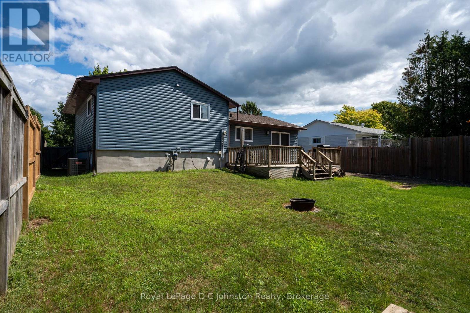 372 PROVINCIAL STREET - 9