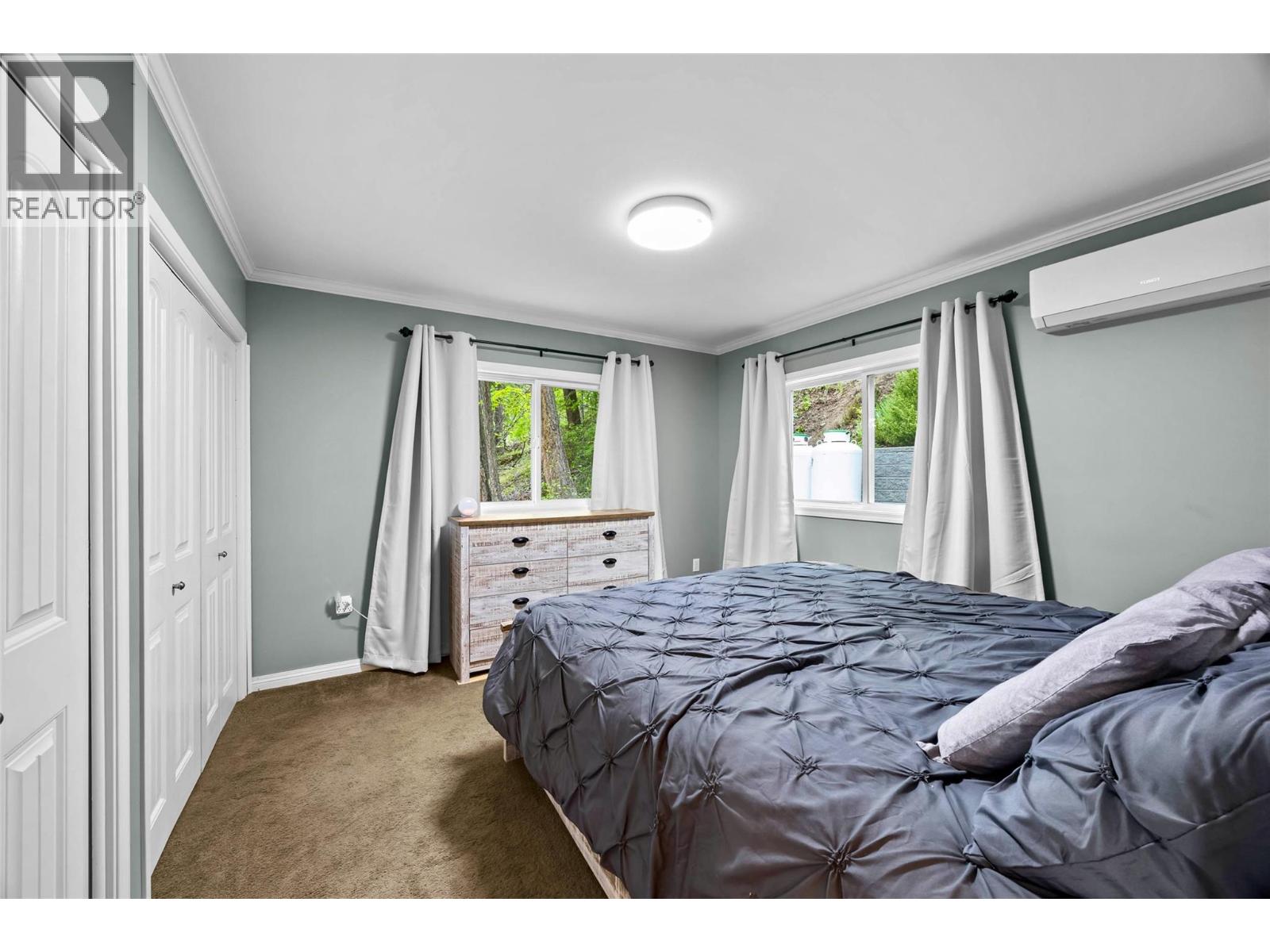  7730 Columbia Drive, Anglemont