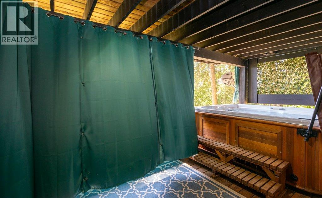  7730 Columbia Drive, Anglemont