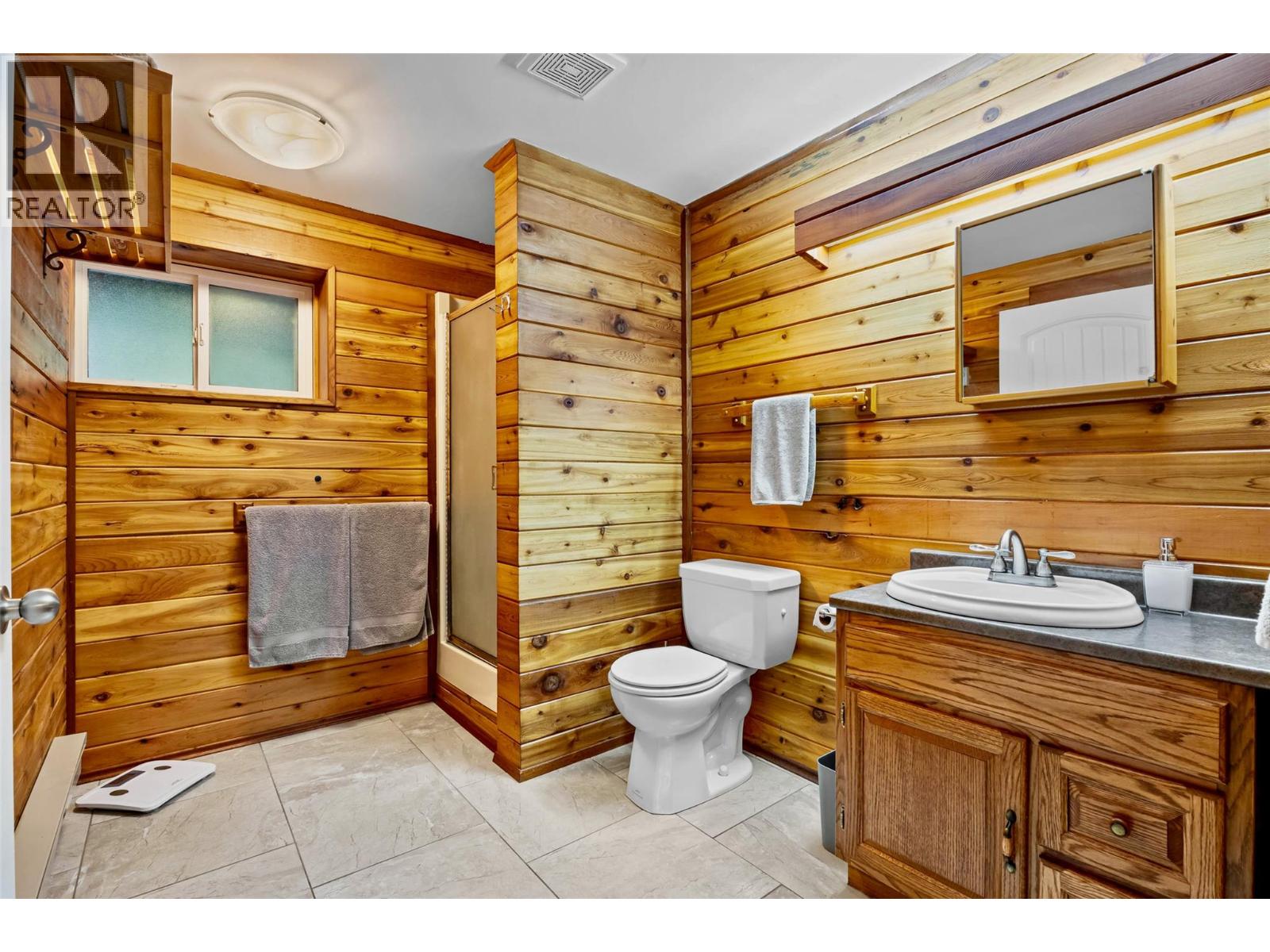  7730 Columbia Drive, Anglemont