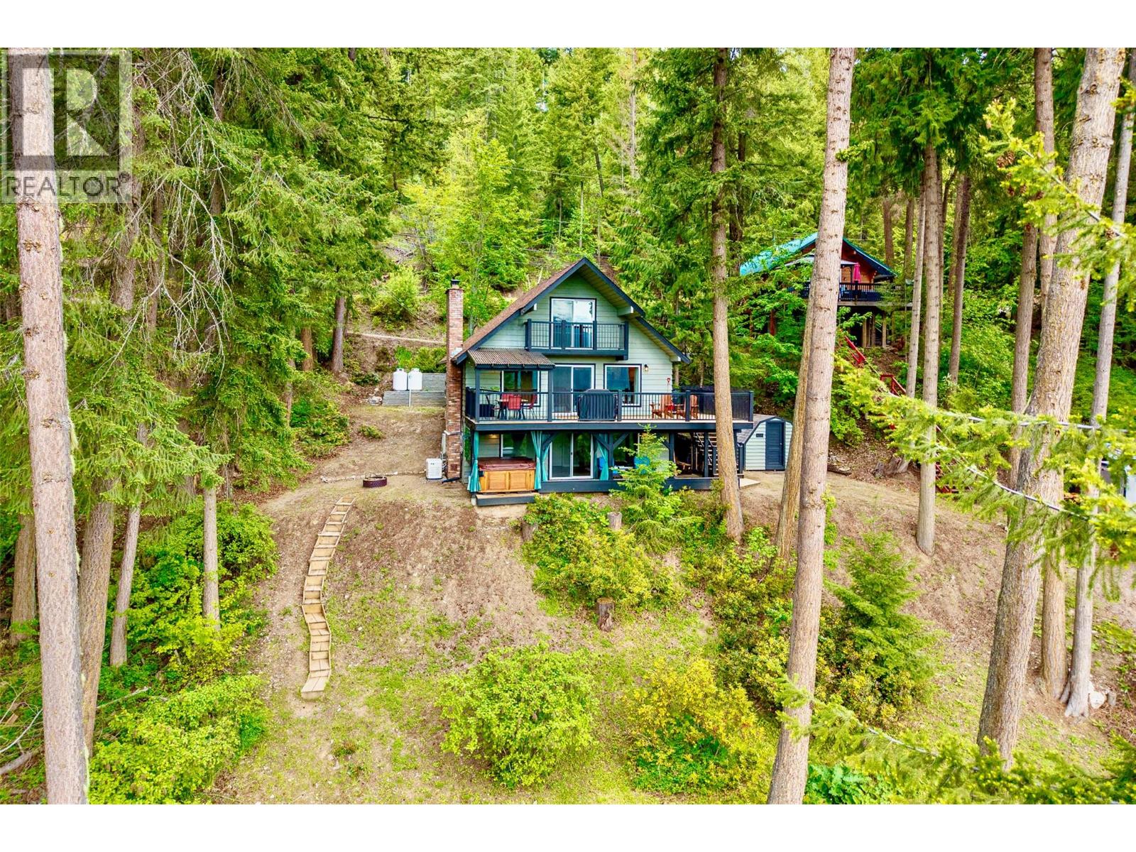  7730 Columbia Drive, Anglemont