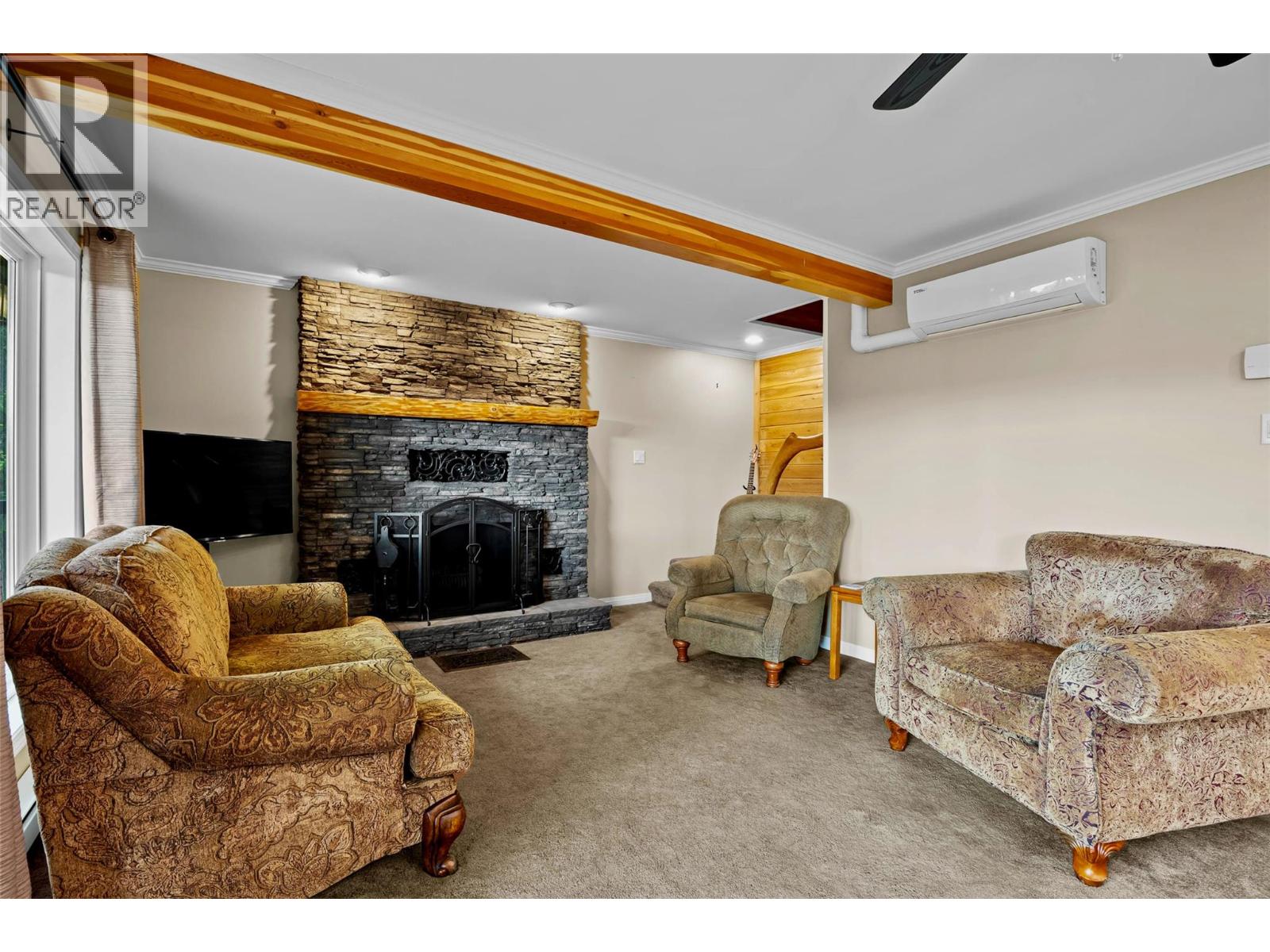  7730 Columbia Drive, Anglemont