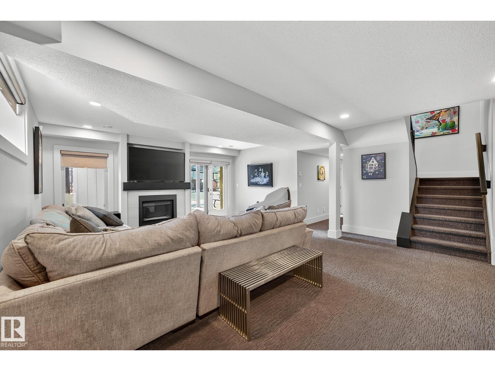 4001 TRIOMPHE BV, Beaumont